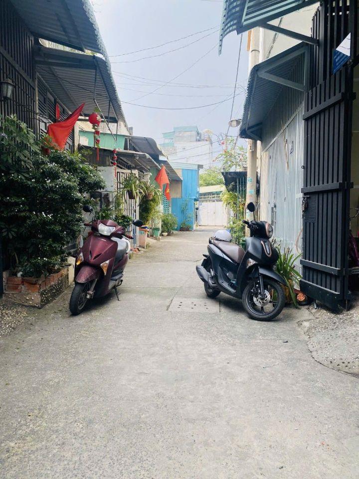 BÁN NHÀ 3 TẦNG ĐÚC THẬT TRƯỜNG THỌ THỦ ĐỨC, TƯƠNG LAI RA MẶT TIỀN ĐỐI DIỆN CÔNG VIÊN