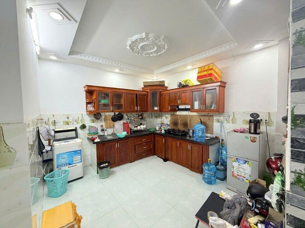 BÁN NHÀ TRƯỜNG THỌ 2 TẦNG 3 PHÒNG NGỦ TẠI TRƯỜNG THỌ - CHỈ 10 MÉT RA HẺM XE HƠI