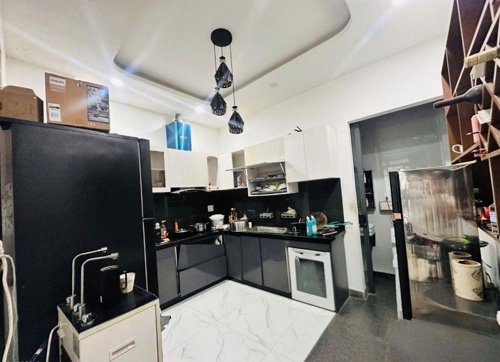 BÁN NHÀ KHU COMPOUND CÓ BẢO VỆ - VIEW RỪNG TRONG LÒNG THÀNH PHỐ