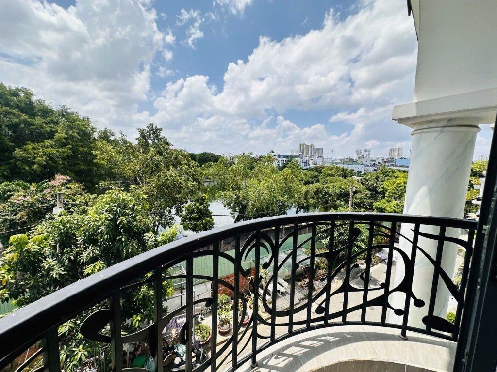 BÁN NHÀ KHU COMPOUND CÓ BẢO VỆ - VIEW RỪNG TRONG LÒNG THÀNH PHỐ