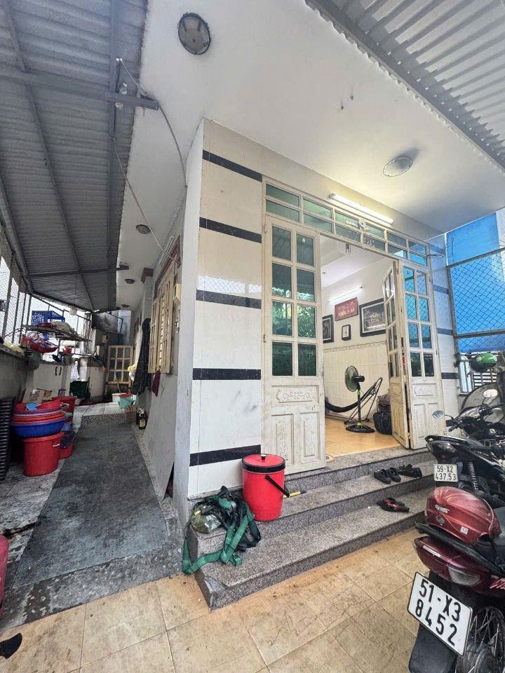 BÁN NHÀ HỒ VĂN TƯ NGAY CHỢ THỦ ĐỨC - 110M2 3 TẦNG - KO QUY HOẠCH LỘ GIỚI NHỎ XÍU