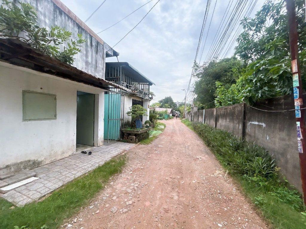 BÁN ĐẤT DĨ AN 126M2 MẶT TIỀN NGAY CHỢ XÓM VẮNG - ĐẤT SẠCH CHƯA XÂY GẦN NGÃ TƯ MỒI