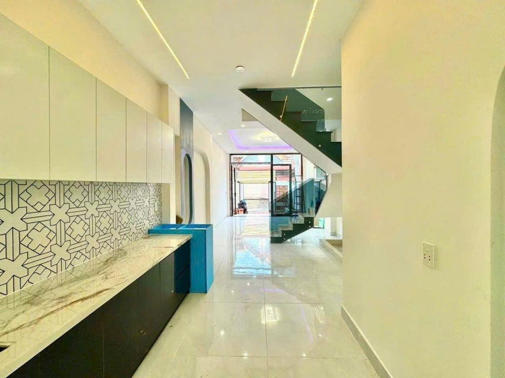 BÁN NHÀ HẺM Ô TÔ TRẦN HƯNG ĐẠO, GẦN NHÀ THỜ DĨ AN, NHÀ  MỚI 100% 