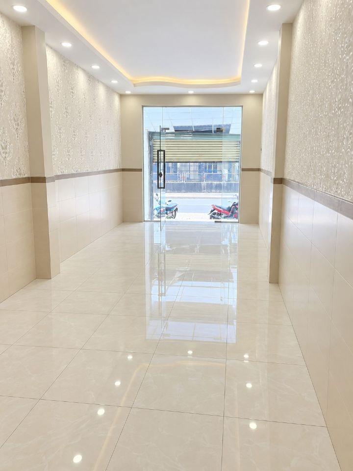 BÁN NHÀ 4 TẦNG MẶT TIỀN PHẠM VĂN ĐỒNG  - VỊ TRÍ KINH DOANH VIP