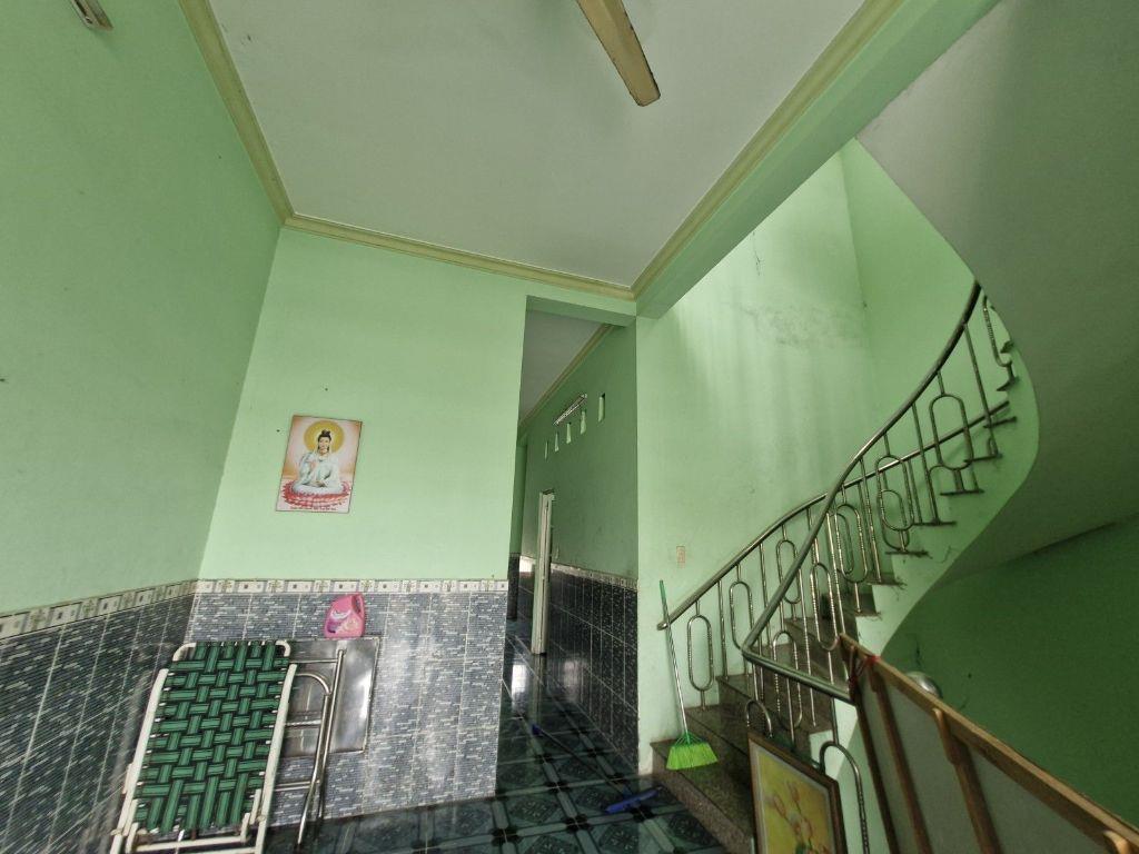 BÁN NHÀ LÊ THỊ HOA 100M2 3 TẦNG CHỈ 4.1 TỶ - NGANG 6M SÂN RỘNG SÁT MẶT TIỀN