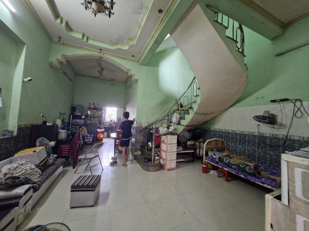 BÁN NHÀ LÊ THỊ HOA 100M2 3 TẦNG CHỈ 4.1 TỶ - NGANG 6M SÂN RỘNG SÁT MẶT TIỀN