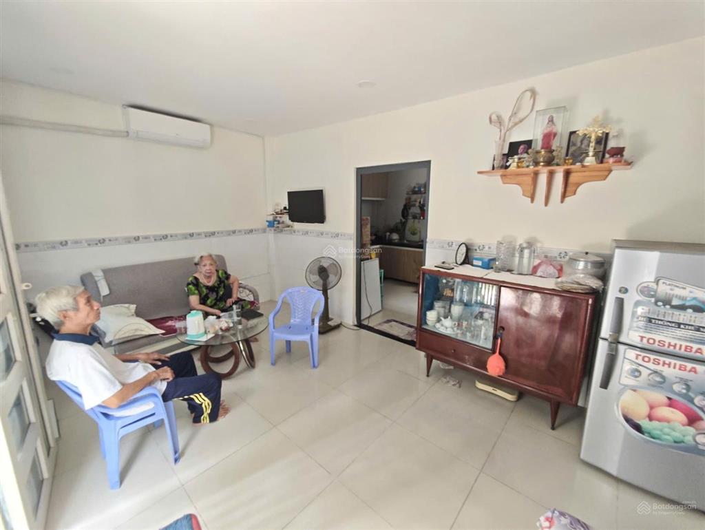 Bán nhà 2 tầng 1/ đường hiệp bình, 31m2, ngang 5m nhà rất đẹp gần phạm văn đồng
