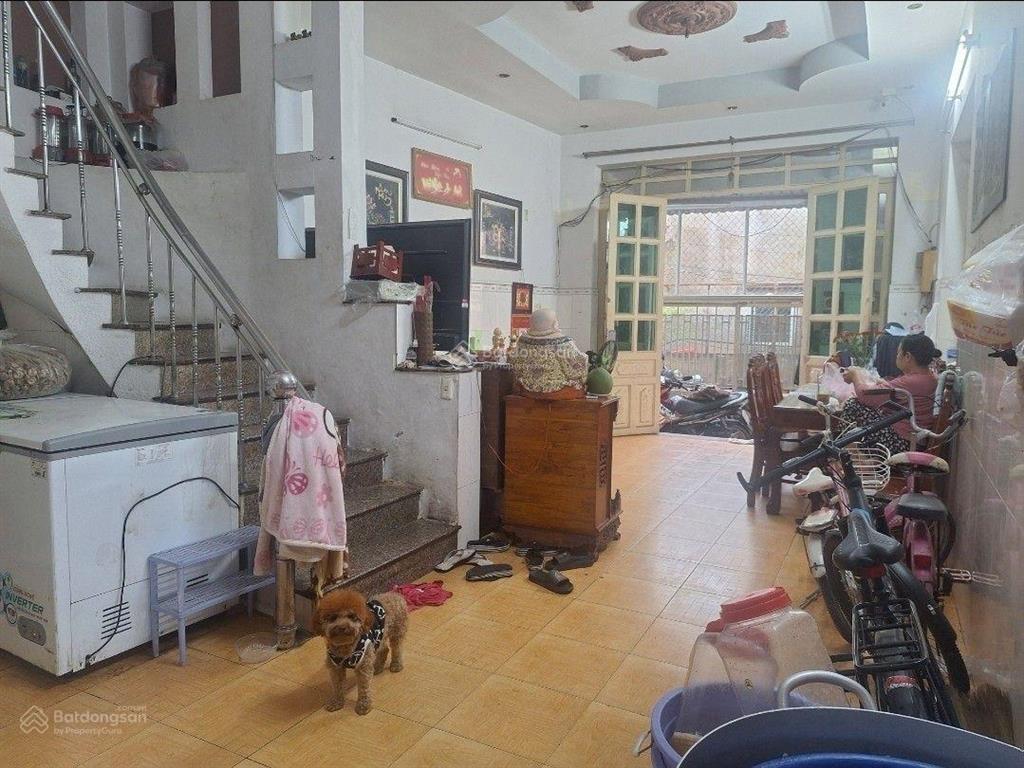 Bán nhà trường thọ thủ đức 110m2 3 tầng 4 phòng ngủ, sân để xe rộng, sân thượng, hẻm thông