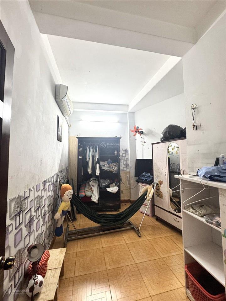 Bán nhà trường thọ thủ đức 110m2 3 tầng 4 phòng ngủ, sân để xe rộng, sân thượng, hẻm thông