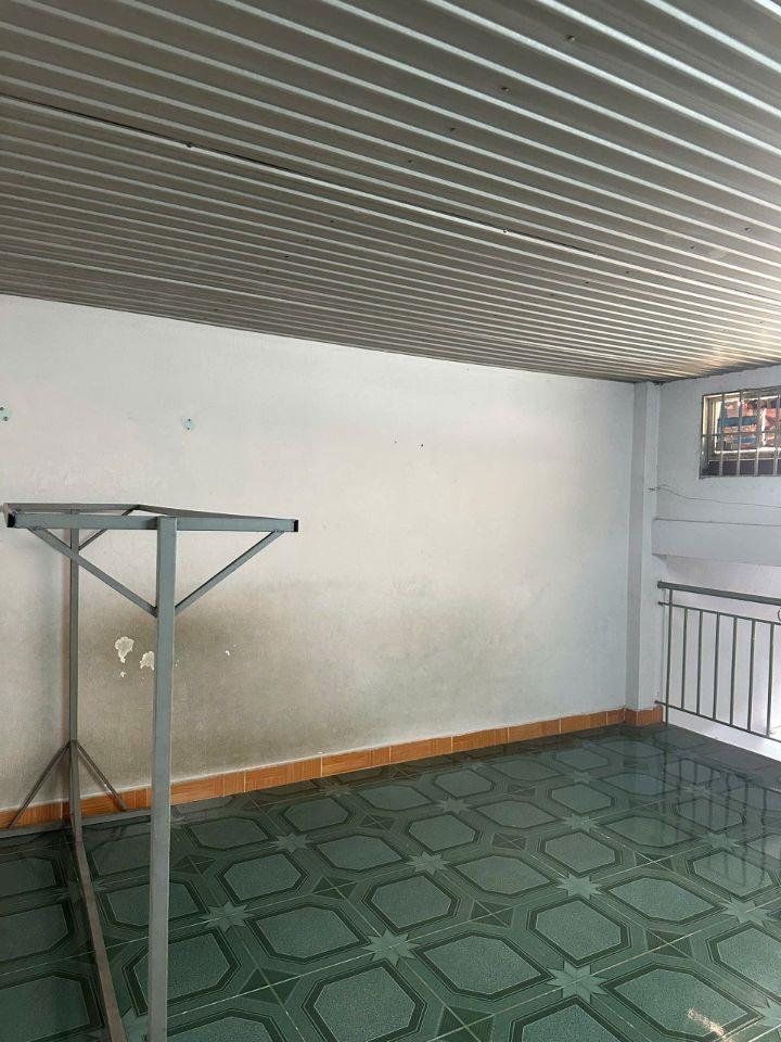 Bán nhà An Bình gần Tô Ngọc Vân, sổ riêng, không ngập nước, không quy hoạch, 2,8 tỷ, 2 phòng ngủ toilet trên dưới