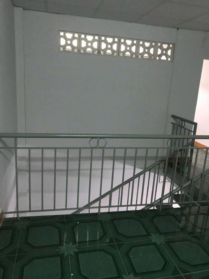 Bán nhà An Bình gần Tô Ngọc Vân, sổ riêng, không ngập nước, không quy hoạch, 2,8 tỷ, 2 phòng ngủ toilet trên dưới