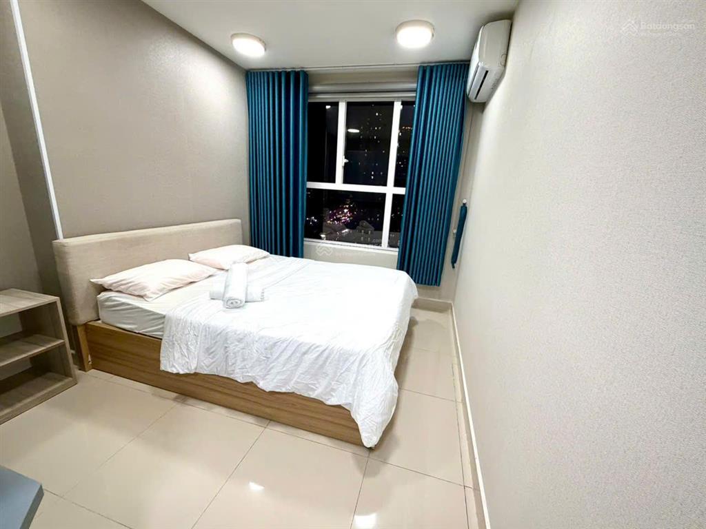 Chính chủ bán gấp căn hộ chung cư sunrise cityview 2p full nội thất quận 7