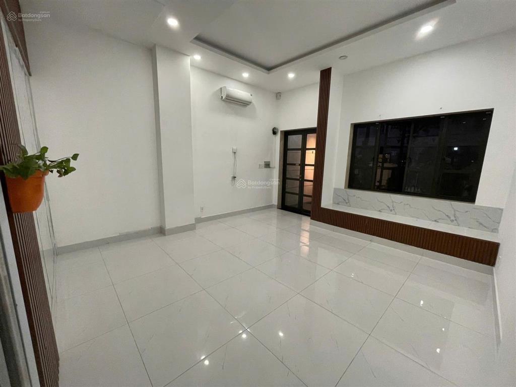 Cho thuê mặt bằng văn phòng tại cityland park hills, 15 triệu, 100m2