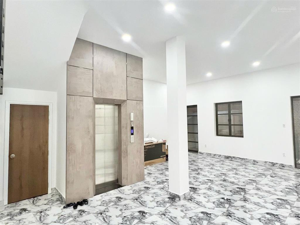 Cho thuê bt cityland park hills, căn góc 2 mặt tiền 75 triệu, 140m2, 5 tầng, mặt tiền 7m