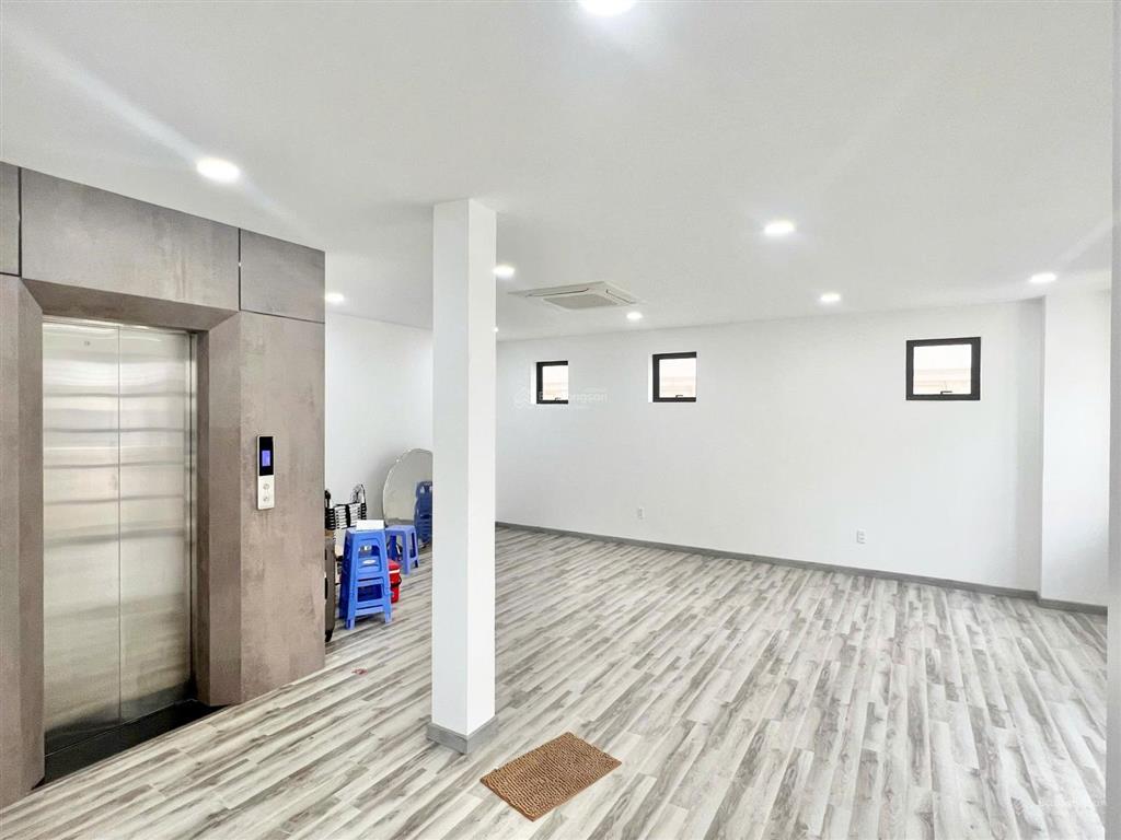Cho thuê bt cityland park hills, căn góc 2 mặt tiền 75 triệu, 140m2, 5 tầng, mặt tiền 7m