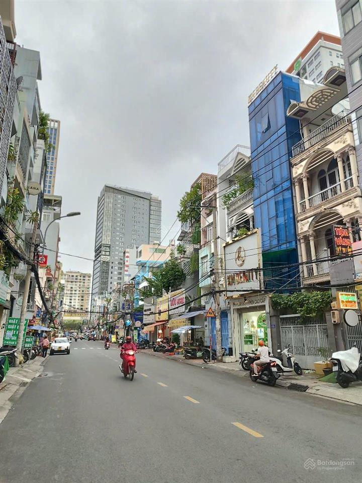  khu vực rất hiếm nhà bán, mặt phố huỳnh mẫn đạt p19, 80m 3 tầng , vỉa hè kinh doanh sầm uất.