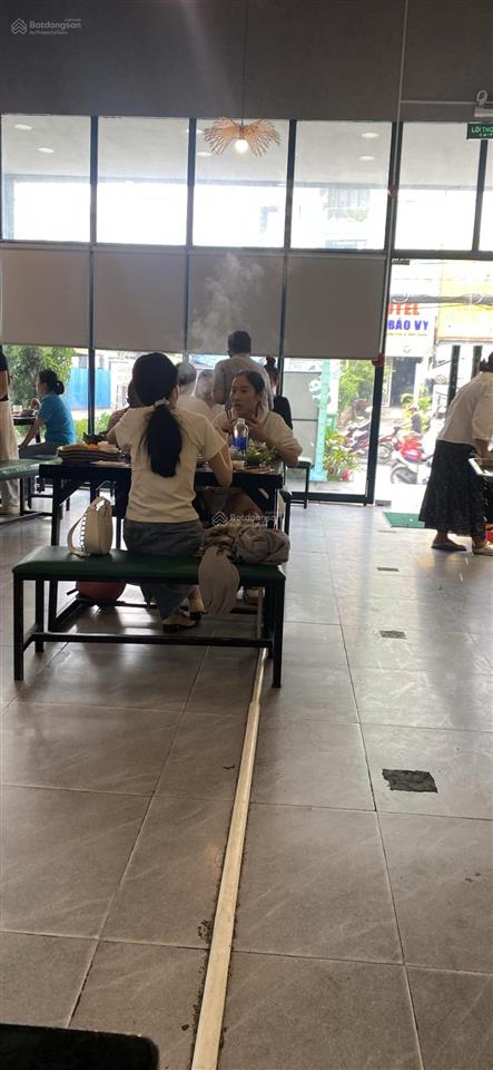  khu vực rất hiếm nhà bán, mặt phố huỳnh mẫn đạt p19, 80m 3 tầng , vỉa hè kinh doanh sầm uất.