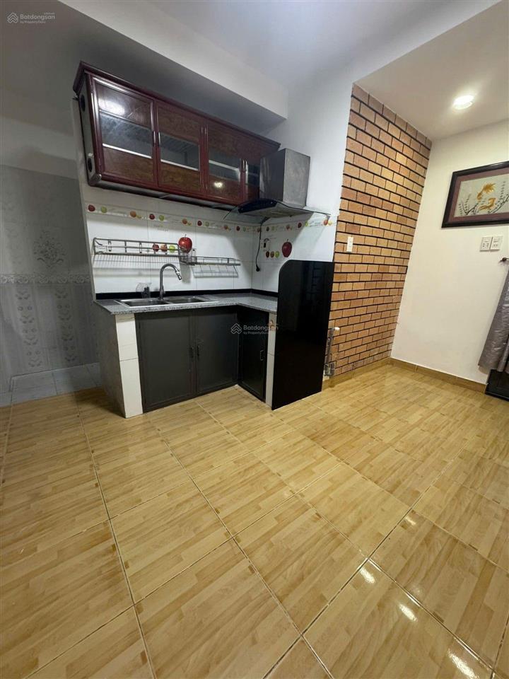 Cần bán gấp nhà bùi đình tuý bình thạnh dt 50m 2 tầng lô góc thoáng gần mặt tiền giá nhỉnh 6 tỷ.
