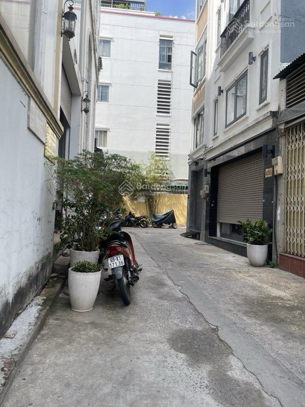 Nhà hiếm bán khu d5 , nguyễn gia trí 130m ngang 5m hẻm ô tô tránh , tiệnn xây mới, khu được xây cao