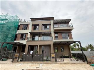 Nhà phố compound trellia cove, 2 mặt tiền, view kênh đào mát mẻ, đường dạo bộ nội khu yên tĩnh