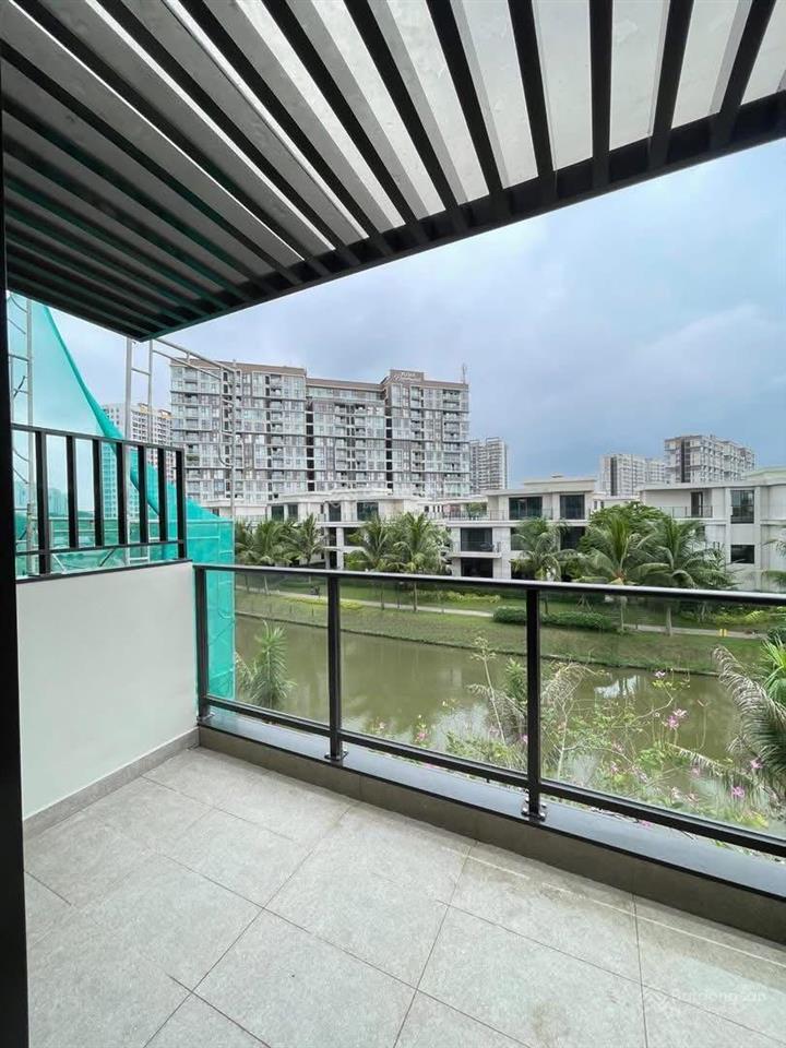 Nhà phố compound trellia cove, 2 mặt tiền, view kênh đào mát mẻ, đường dạo bộ nội khu yên tĩnh