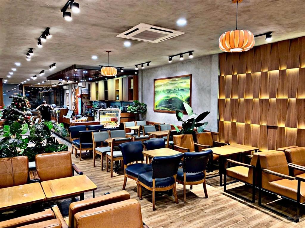 Cho thuê mặt bằng 10,5m mặt tiền phạm văn thuận gần vincom biên hòa giá thuê 90tr/tháng