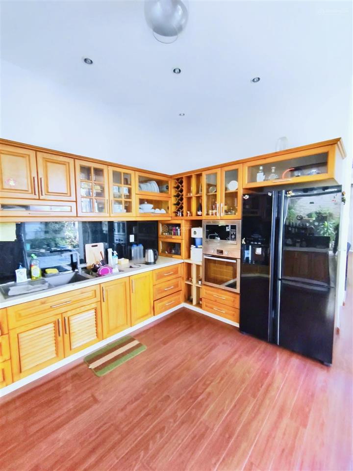 Bán biệt thự sân vườn 230m2, trung tâm phường thống nhất, giá bán 12,5 tỷ