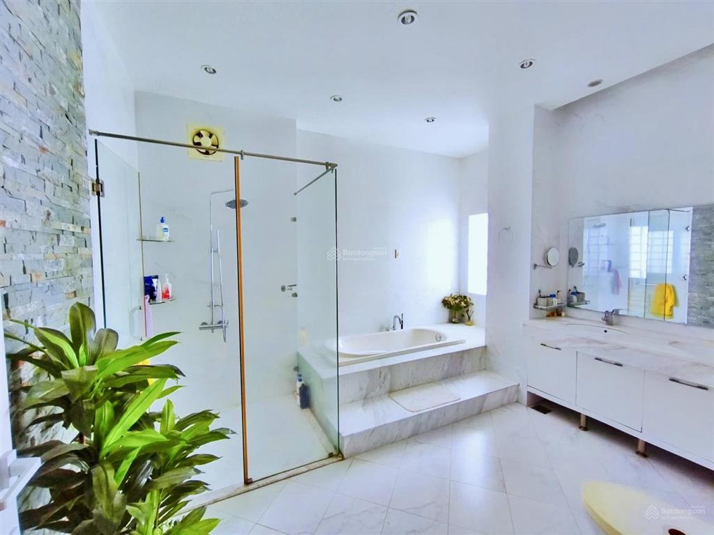 Bán biệt thự sân vườn 230m2, trung tâm phường thống nhất, giá bán 12,5 tỷ