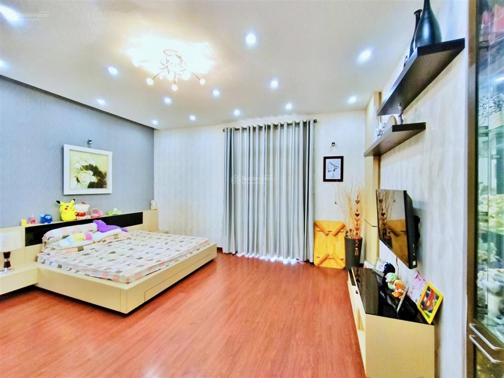 Bán biệt thự sân vườn 230m2, trung tâm phường thống nhất, giá bán 12,5 tỷ