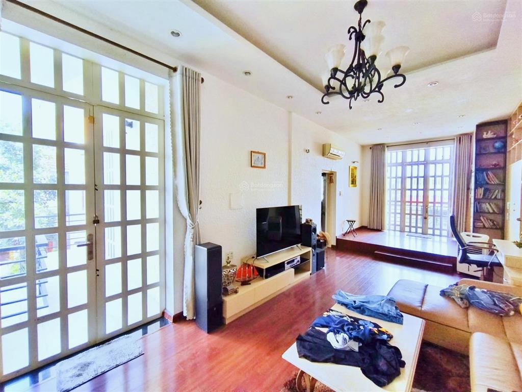 Bán biệt thự sân vườn 230m2, trung tâm phường thống nhất, giá bán 12,5 tỷ