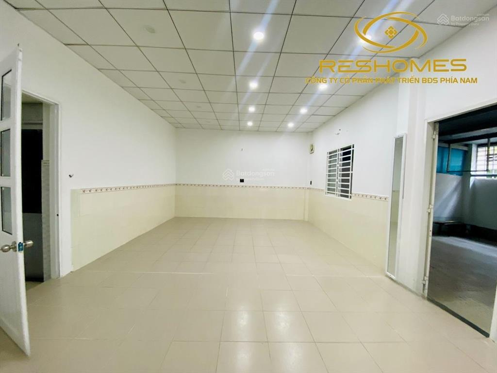 Cho thuê nhà nguyên căn 1t3l 600m2 sàn mặt tiền đường 30/04 ngay trường ngô quyền