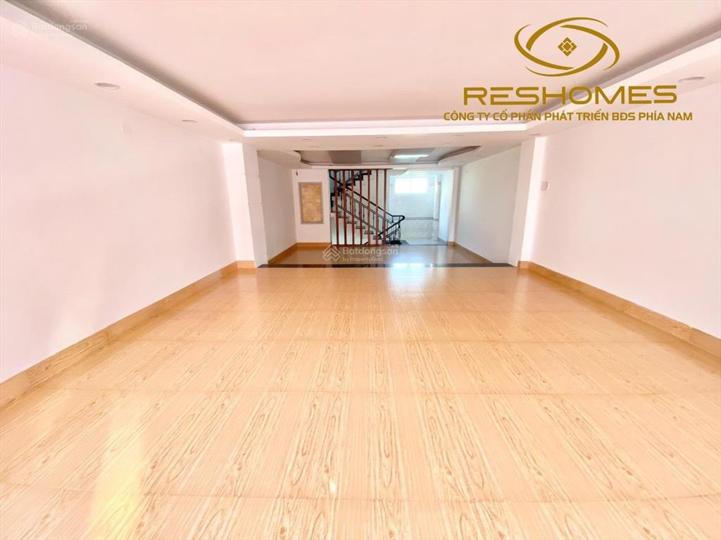 Cho thuê nhà nguyên căn 1t3l 600m2 sàn mặt tiền đường 30/04 ngay trường ngô quyền