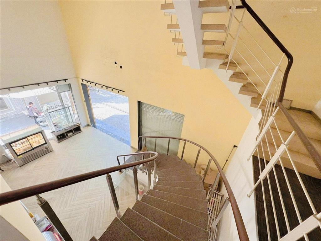 Cho thuê tòa nhà góc 2 mặt tiền đường nguyễn ái quốc 1 trệt 3 lầu 700m2 sàn