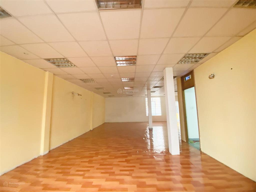 Cho thuê tòa nhà góc 2 mặt tiền đường nguyễn ái quốc 1 trệt 3 lầu 700m2 sàn