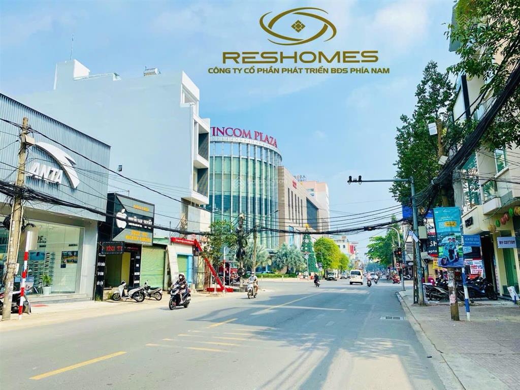 Cho thuê mặt bằng hơn 300m2 góc 2 mặt tiền đường phạm văn thuận gần vincom biên hòa