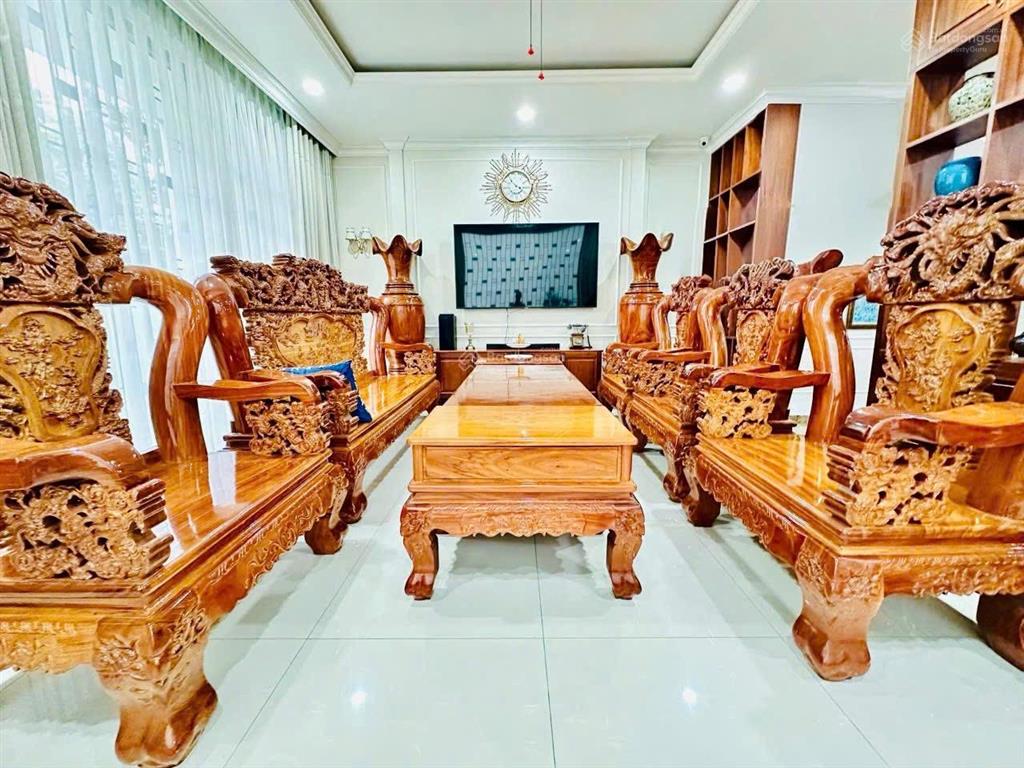 Bán căn biệt thự 230m2 1 trệt 2 lầu có hầm kdc bửu long gần ngay song ngữ lạc hồng giá bán 16 tỷ