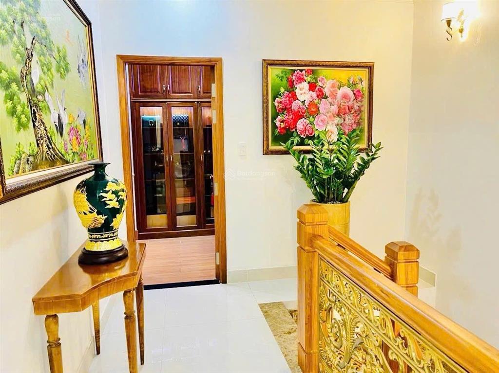 Bán căn biệt thự 230m2 1 trệt 2 lầu có hầm kdc bửu long gần ngay song ngữ lạc hồng giá bán 16 tỷ