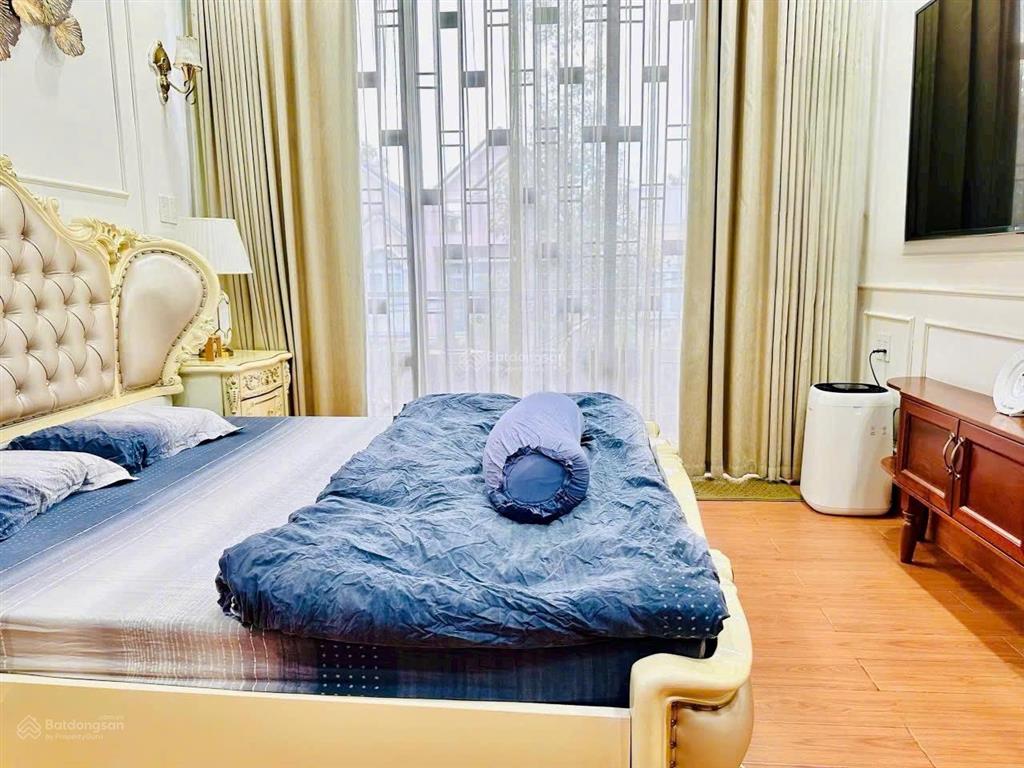 Bán căn biệt thự 230m2 1 trệt 2 lầu có hầm kdc bửu long gần ngay song ngữ lạc hồng giá bán 16 tỷ