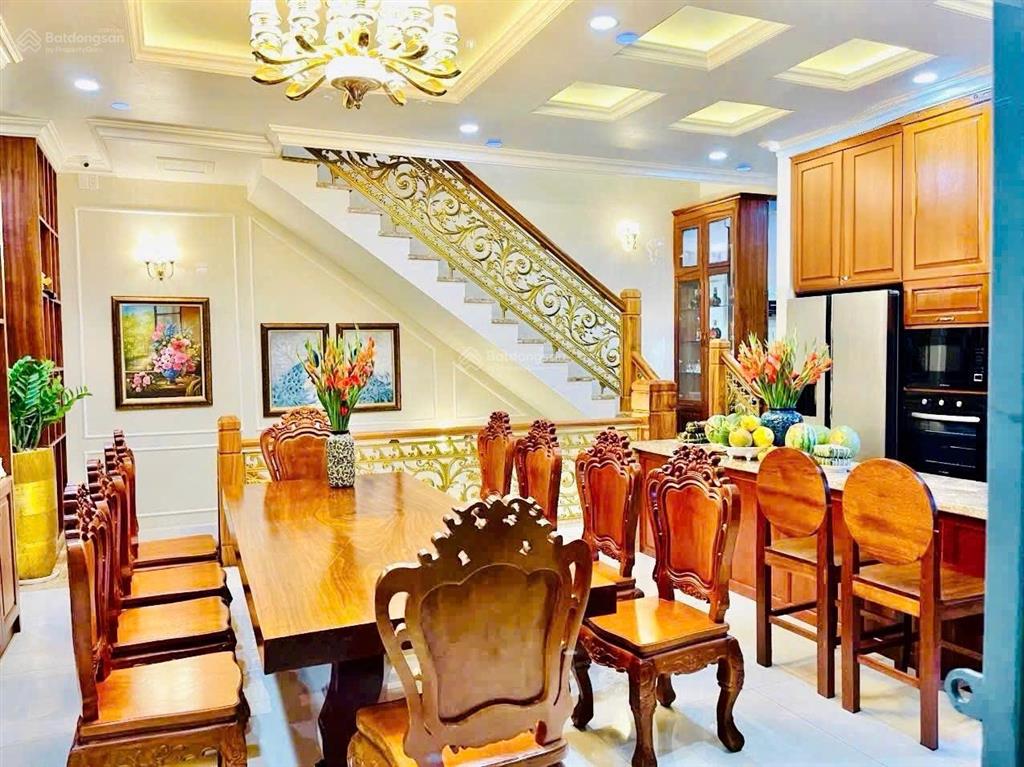 Bán căn biệt thự 230m2 1 trệt 2 lầu có hầm kdc bửu long gần ngay song ngữ lạc hồng giá bán 16 tỷ