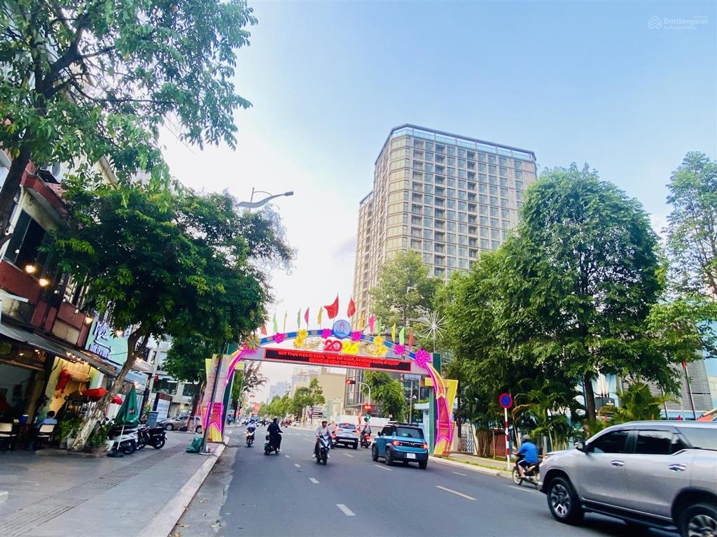 Bán căn biệt thự sân vườn 21 mét mặt tiền đường hà huy giáp trung tâm biên hòa giá bán 49 tỷ