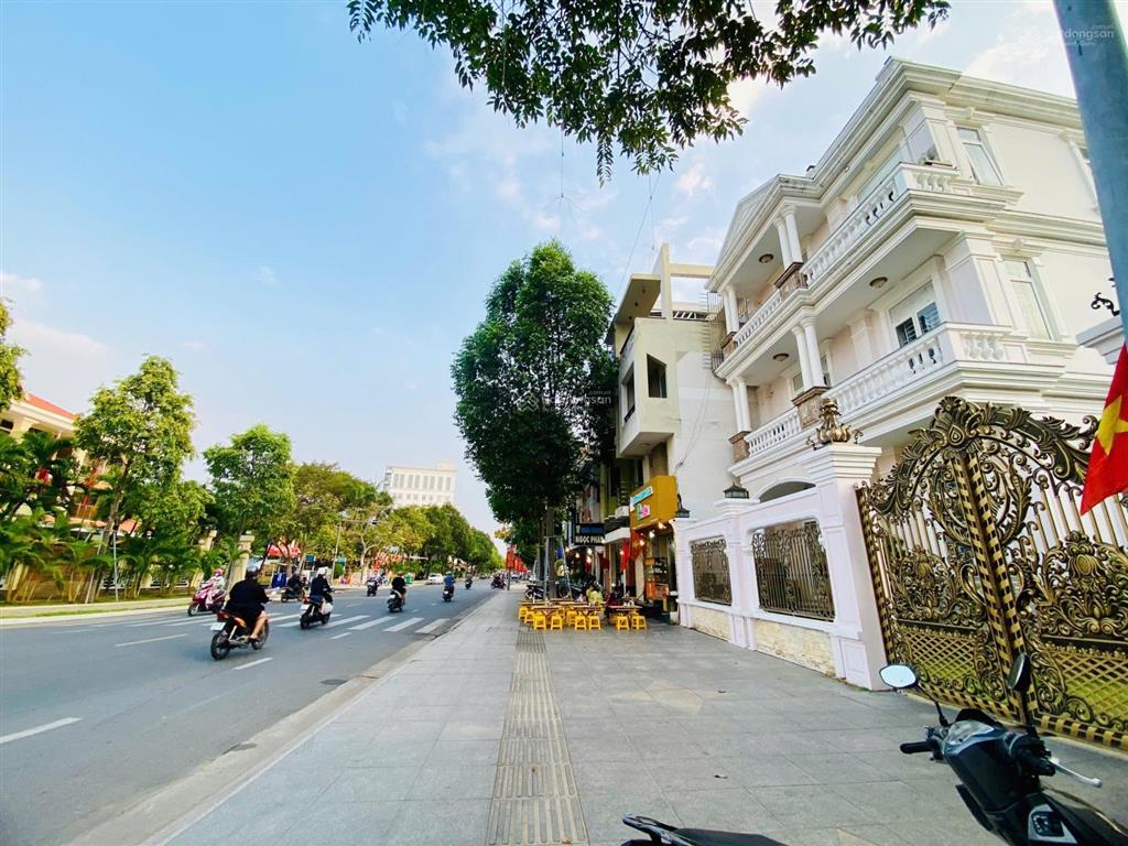 Bán căn biệt thự sân vườn 21 mét mặt tiền đường hà huy giáp trung tâm biên hòa