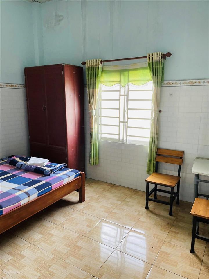 Bán nhà nghỉ 4 tầng 13 phòng trung tâm phường an bình giá bán 3 tỷ 950 triệu