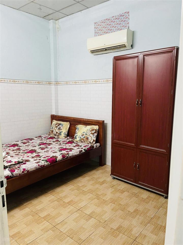 Bán nhà nghỉ 4 tầng 13 phòng trung tâm phường an bình giá bán 3 tỷ 950 triệu