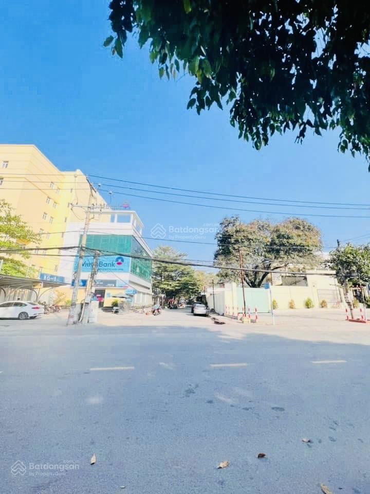 Bán nhà nghỉ 4 tầng 13 phòng trung tâm phường an bình giá bán 3 tỷ 950 triệu