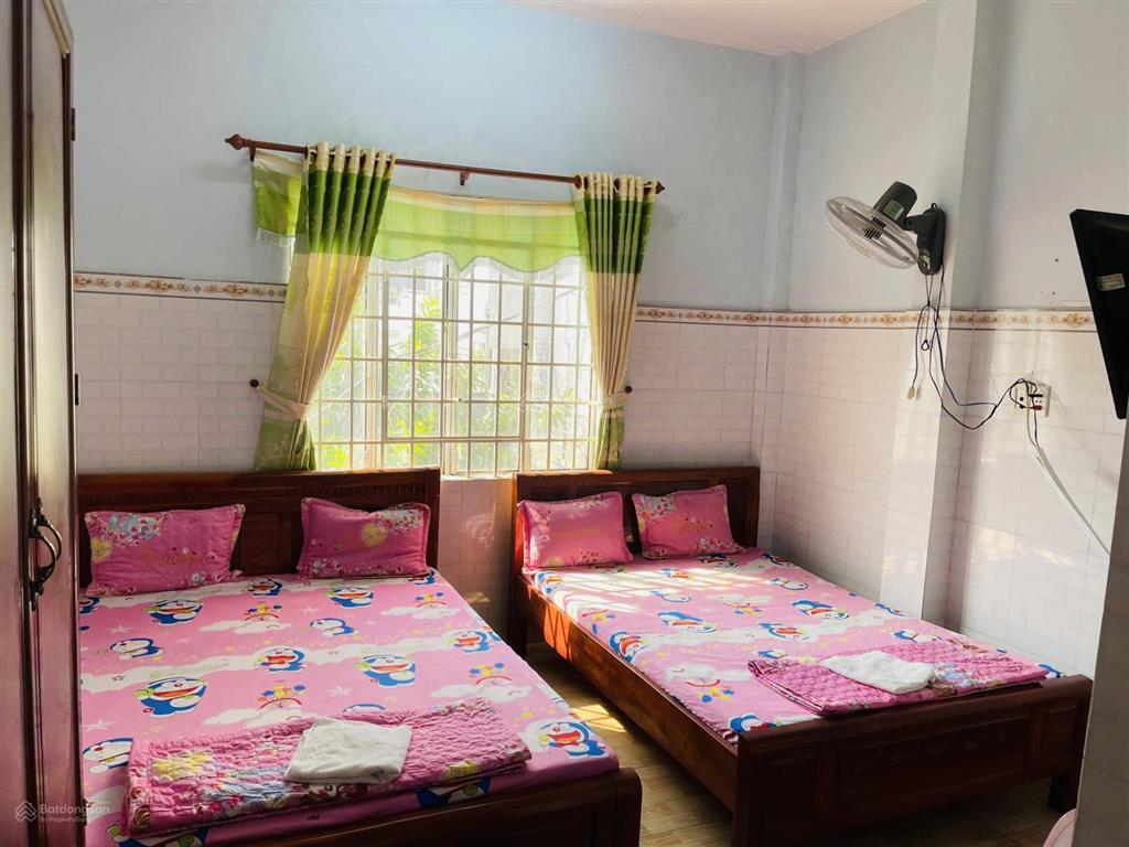 Bán nhà nghỉ 4 tầng 13 phòng trung tâm phường an bình giá bán 3 tỷ 950 triệu