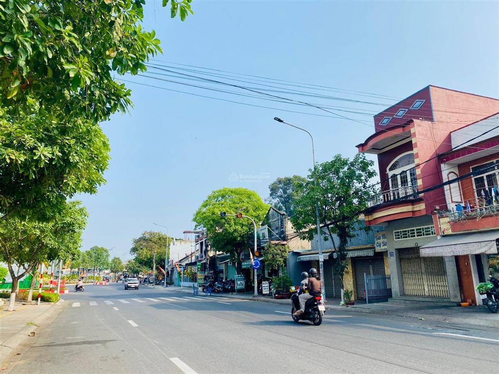 Bán căn nhà 1 trệt 1 lầu mặt tiền đường cách mạng tháng 8  tp biên hòa chỉ 8,1 tỷ