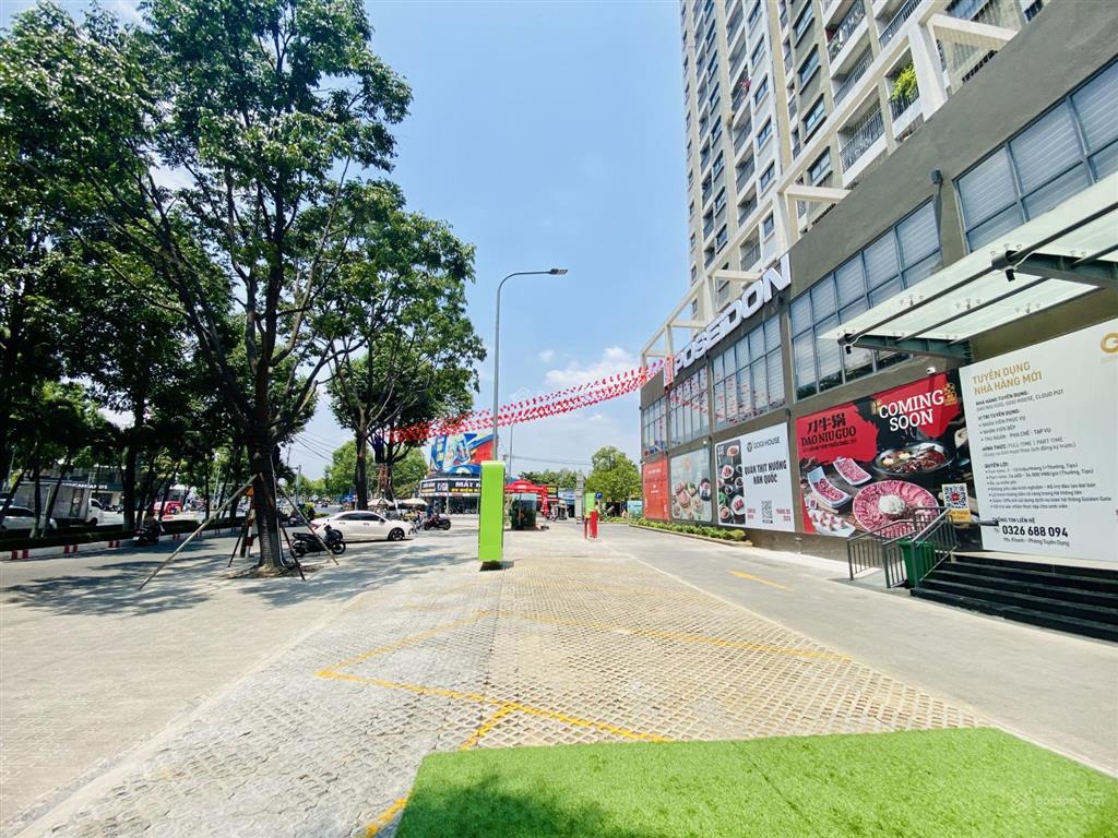 Cho thuê 800m2 sàn tòa nhà thương mại ezy center ngay góc ngã tư trung tâm biên hòa