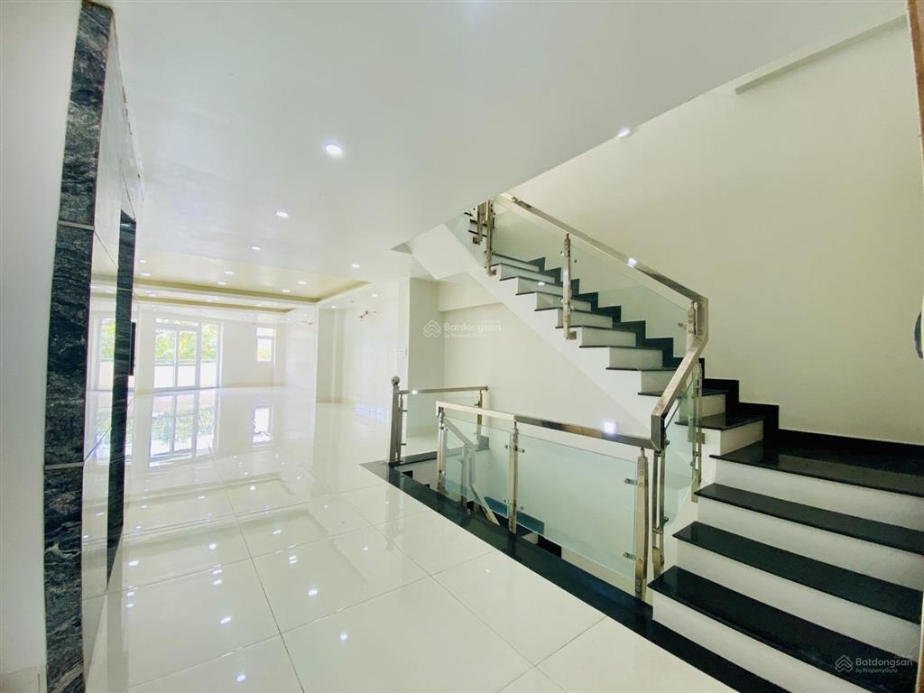 Cho thuê căn biệt thự khu văn hoa villa đã hoàn thiện có thang máy