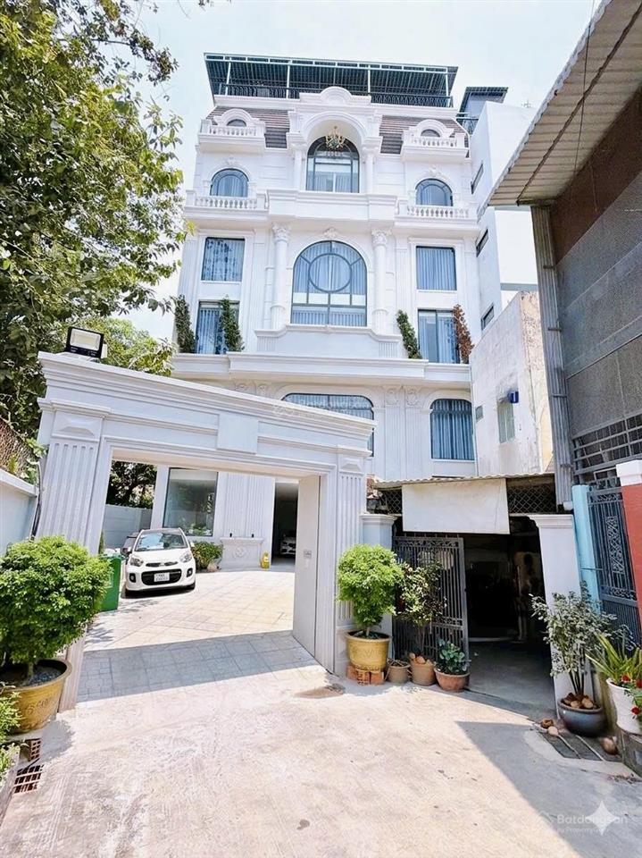 Bán khách sạn 5 lầu 36 phòng mới hoàn thiện ngay sát đường phạm văn thuận  tp biên hòa