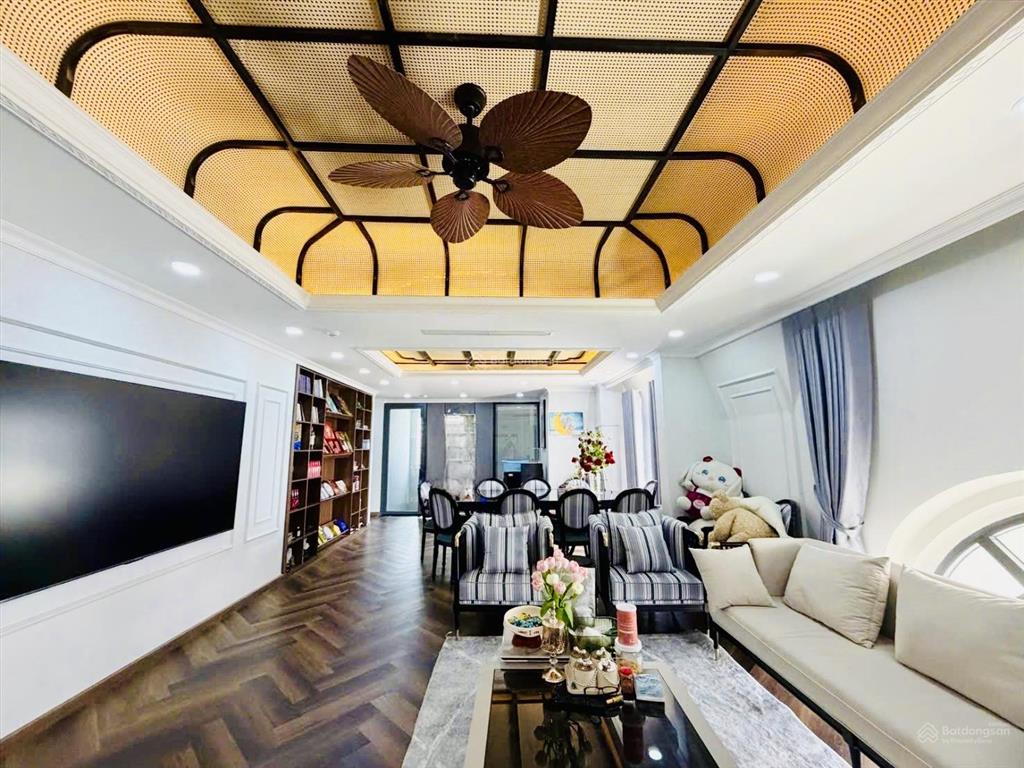 Bán khách sạn 5 lầu 36 phòng mới hoàn thiện ngay sát đường phạm văn thuận  tp biên hòa